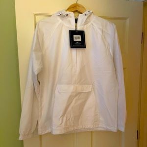 Classic solid pullover